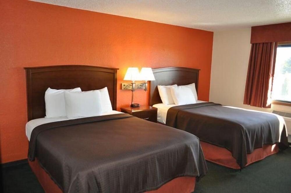 Americinn By Wyndham Plymouth Exterior photo
